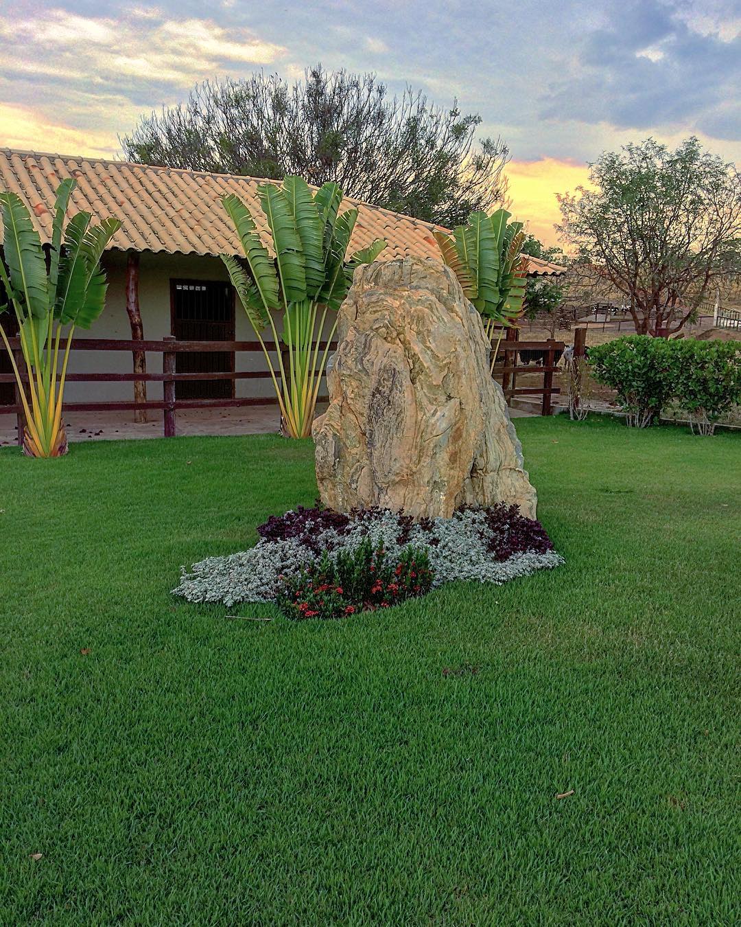 ideias de jardim com pedras pequenas