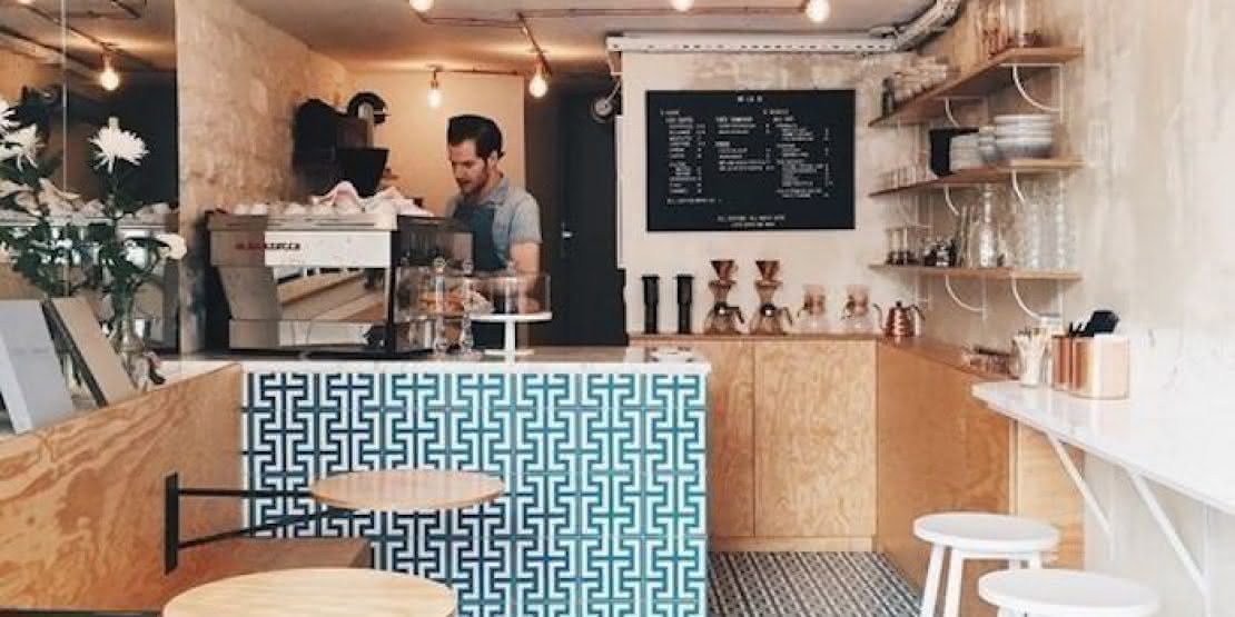 erros comuns ao decorar lanchonete pequena