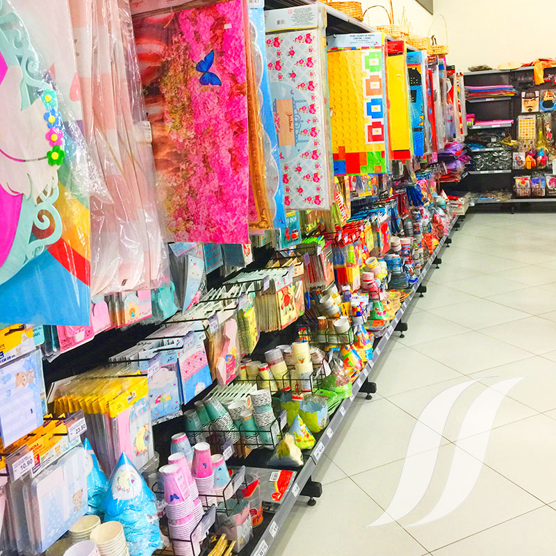 decoração de loja de artigos para festa