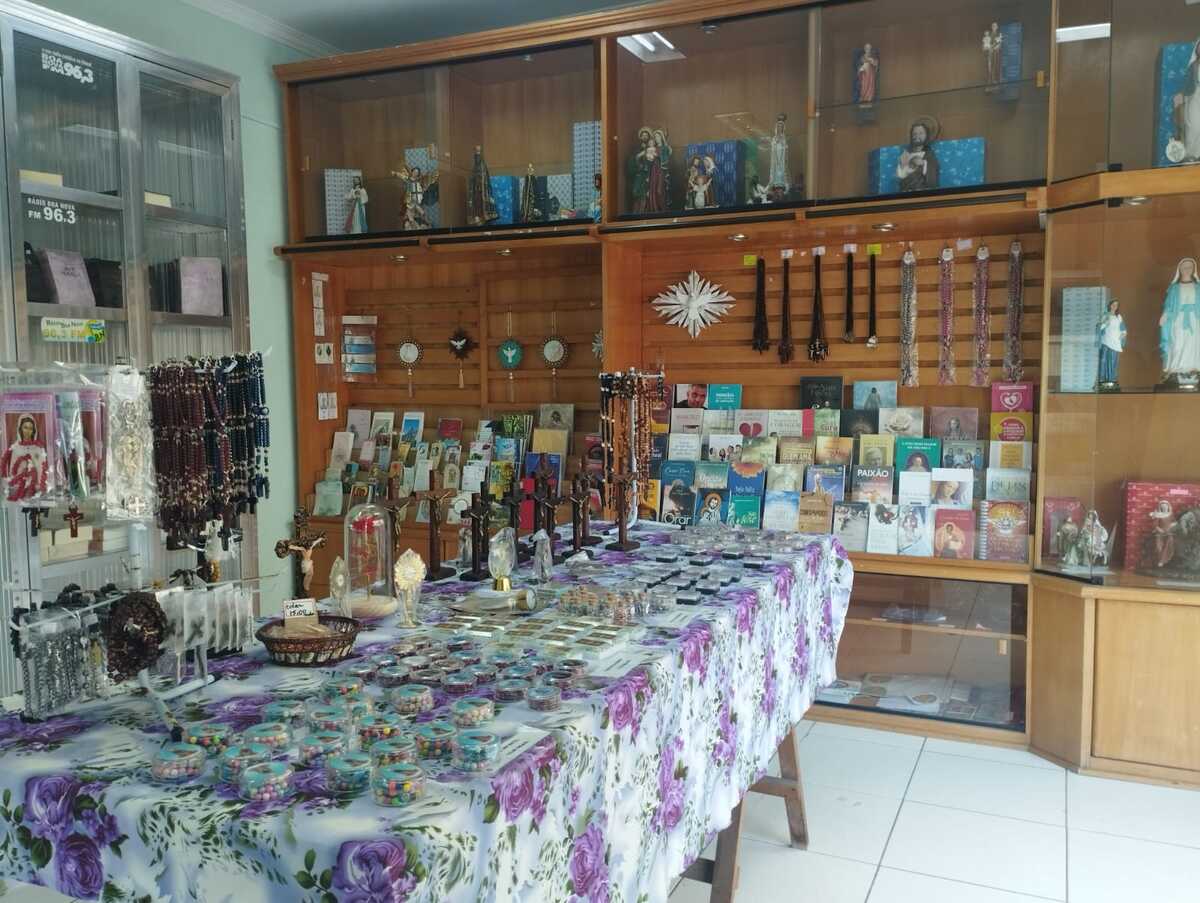 iluminação para lojas de artigos religiosos