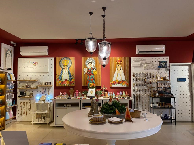 iluminação para lojas de artigos religiosos
