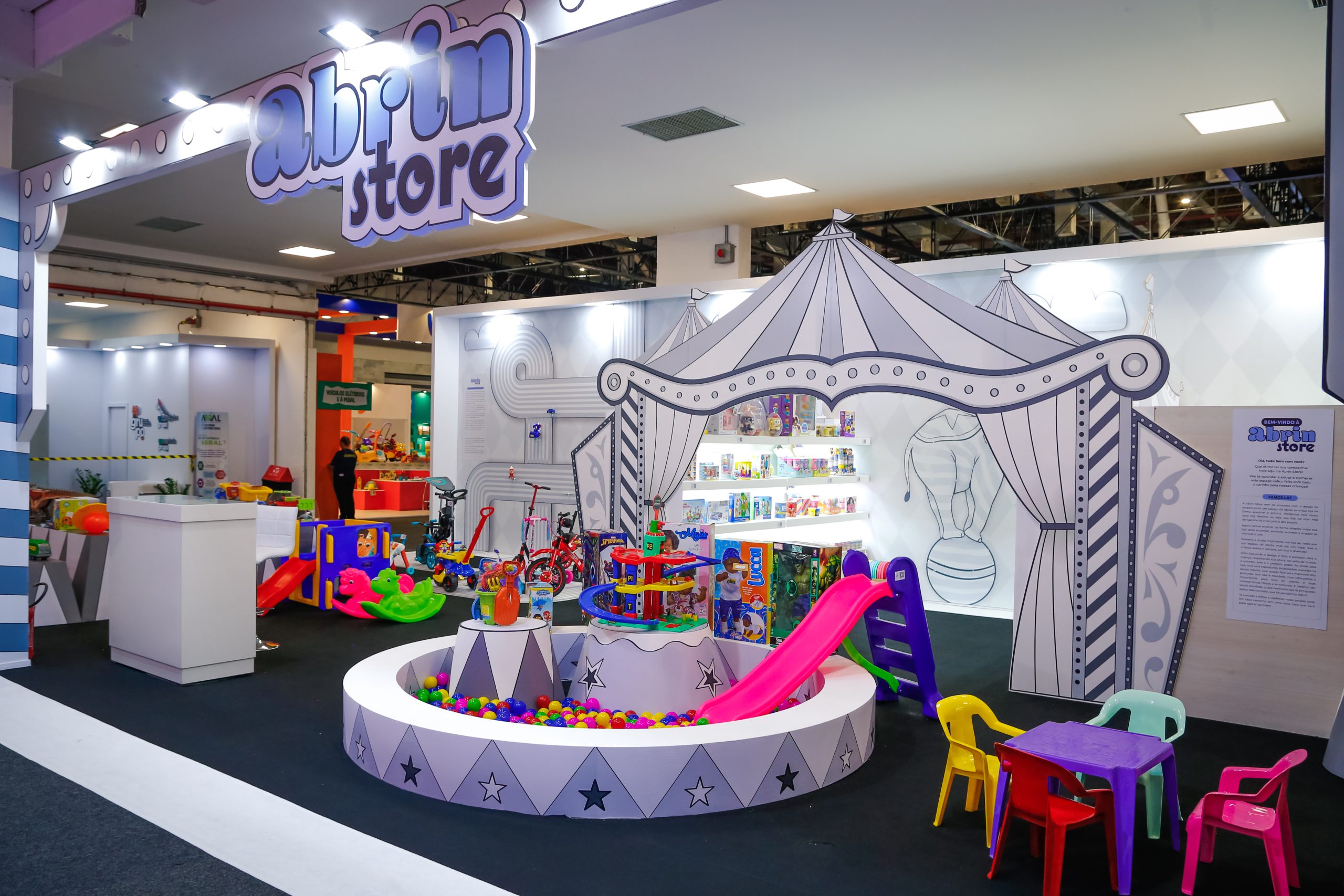 erros comuns na decoração de loja de brinquedos