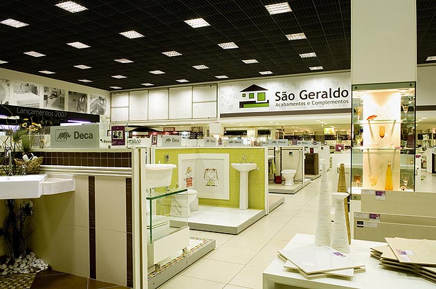 fachada loja materiais construção moderna