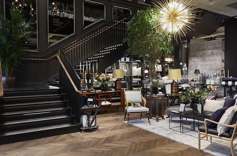 Tendências de Cores e Materiais para Lojas de Móveis em 2025