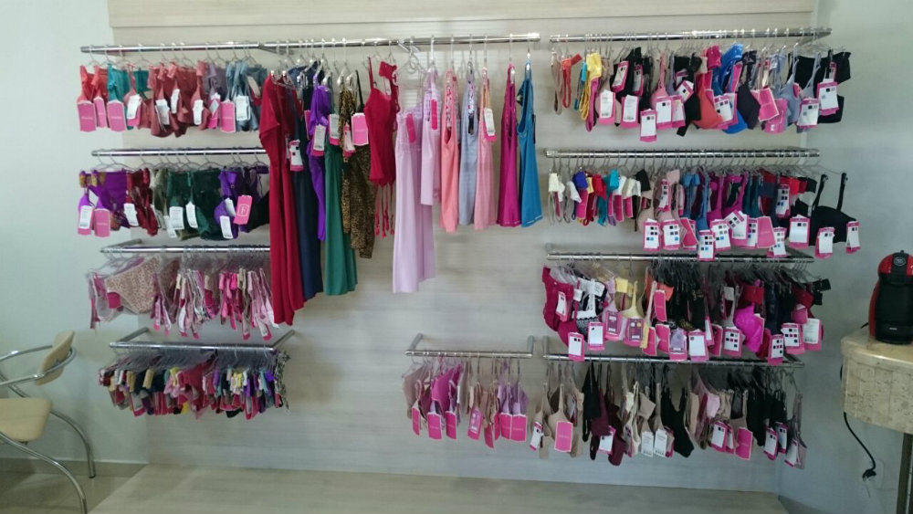 decoração loja de roupa pequena
