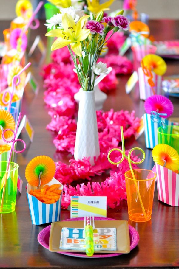 decoracao festa neon vs festa glow qual melhor