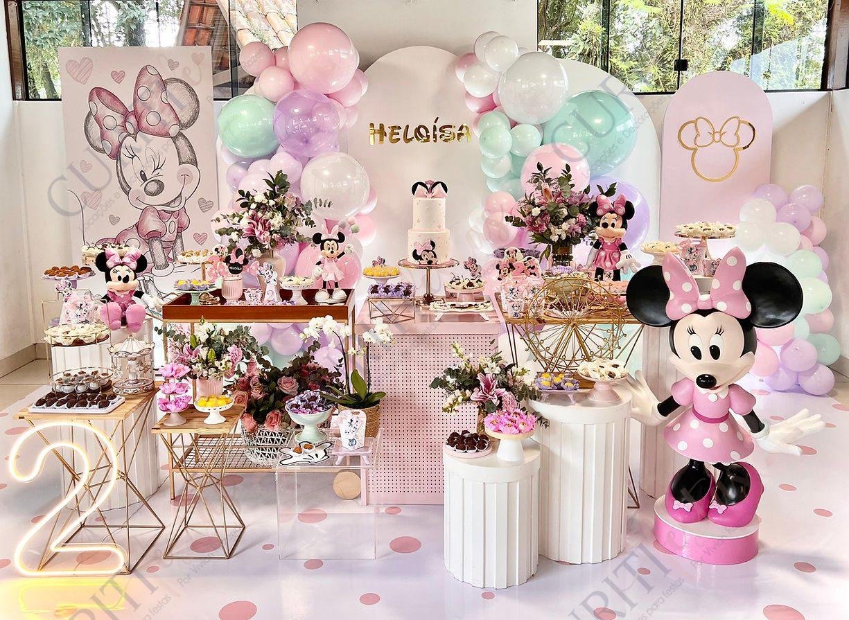 ideias de decoração minnie rosa simples para festa infantil
