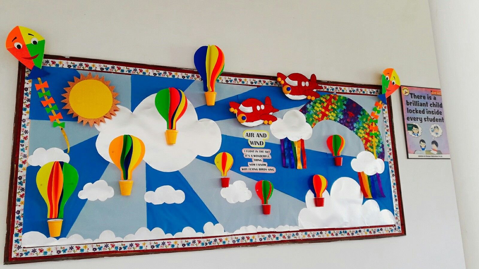 decoração sala de aula montessoriana vs tradicional