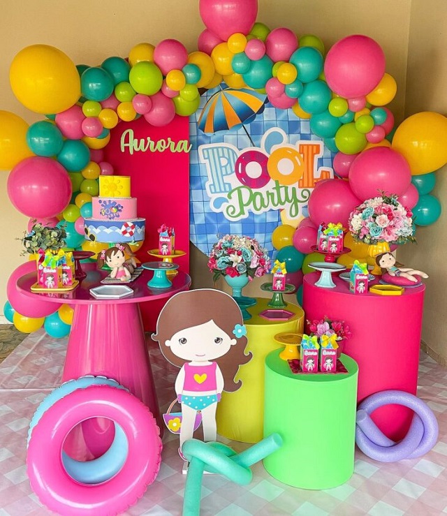 Como escolher as boias perfeitas para sua pool party