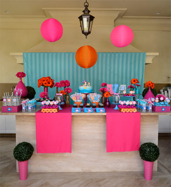 Como escolher as boias perfeitas para sua pool party