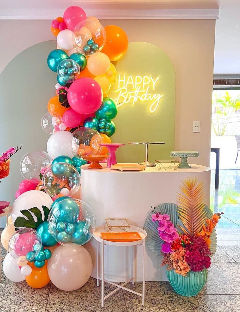 Decoração com balões para festa na piscina: tutoriais e ideias