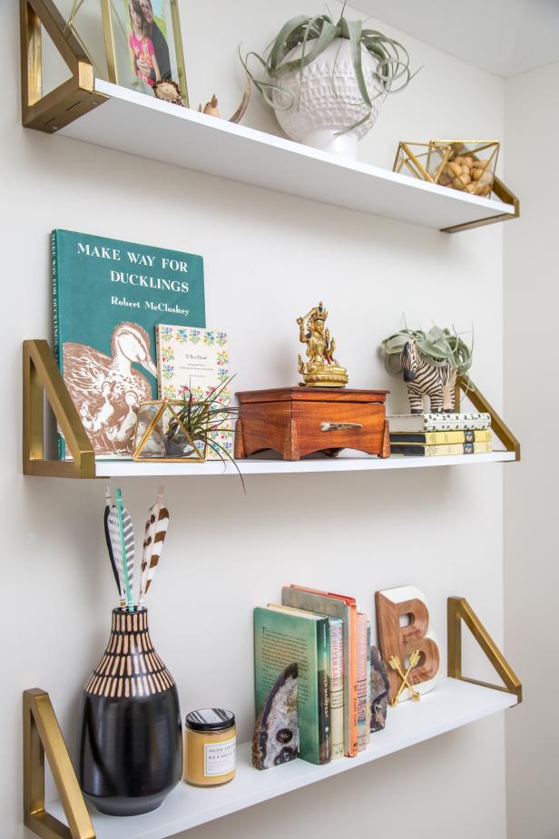 erros comuns decorar prateleira quarto