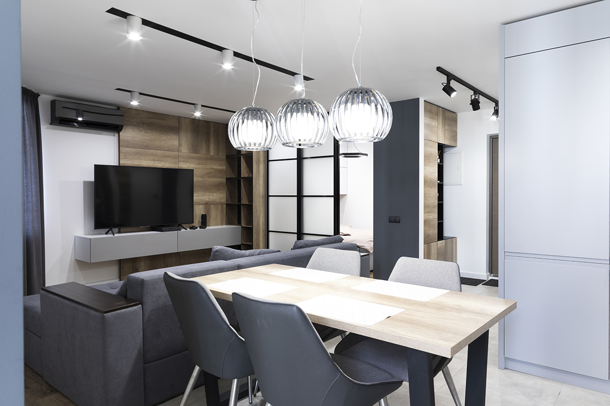 decoração preto e branco com toques de cor