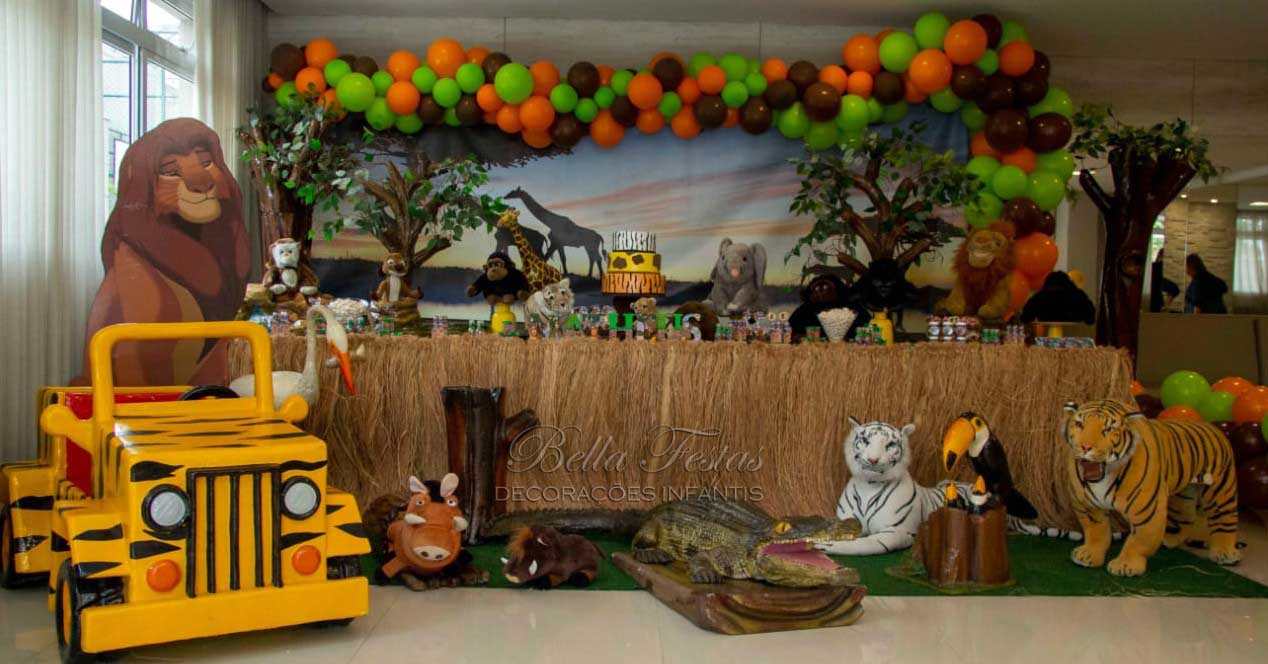 mesa decorada rei leão