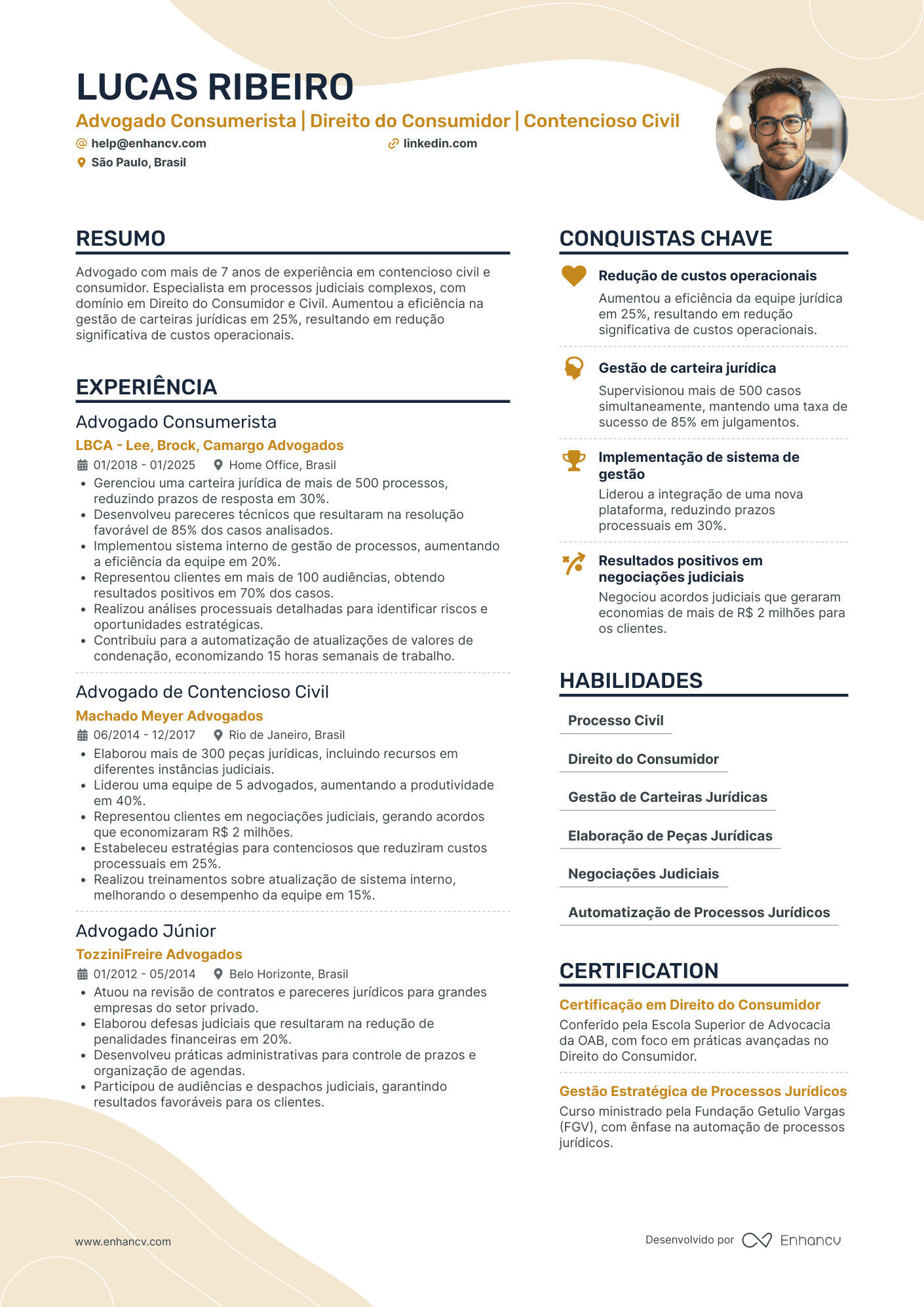 Como adaptar seu currículo para vagas específicas