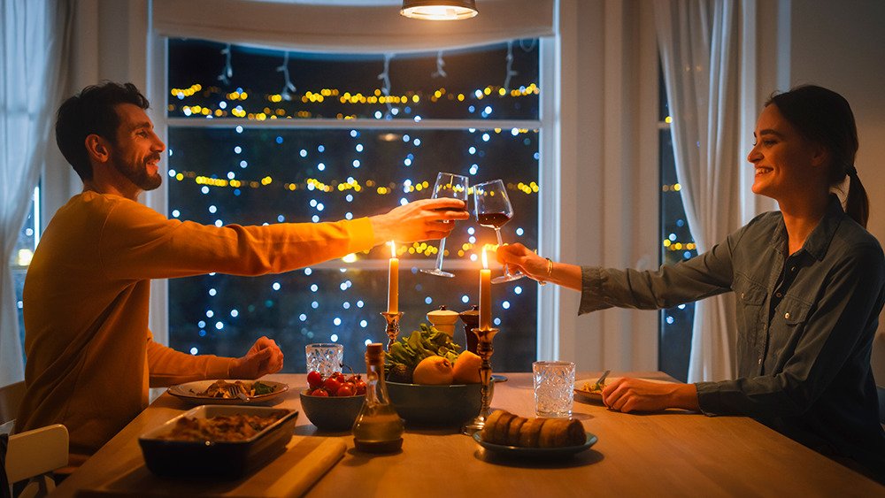 decoração jantar romântico vs jantar casual