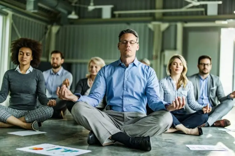 benefícios meditação trabalho