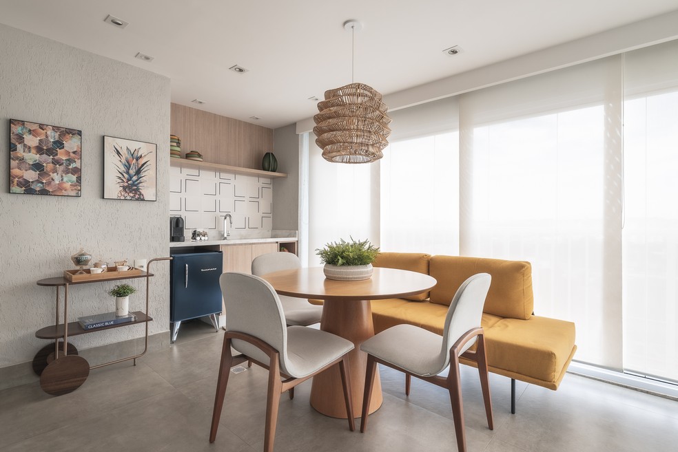 mesa de jantar pequena