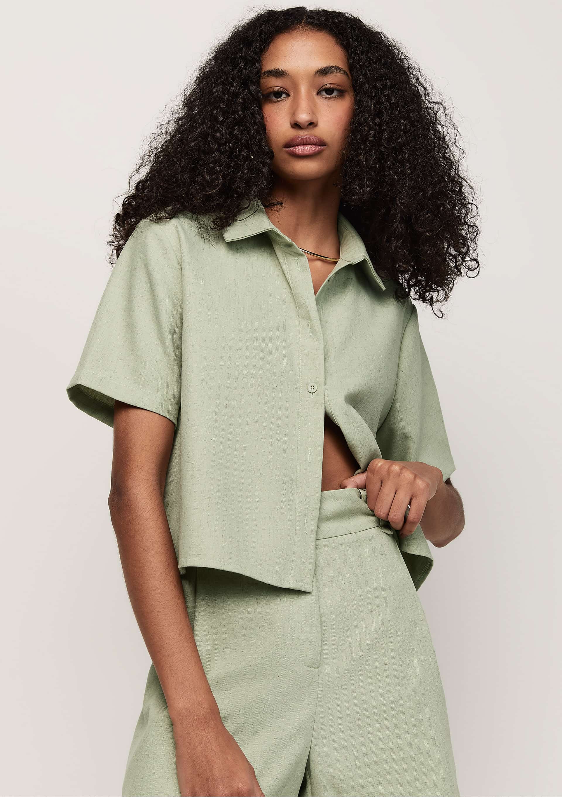 Tendências de calçados para o outono 2025: do mocassim à bota