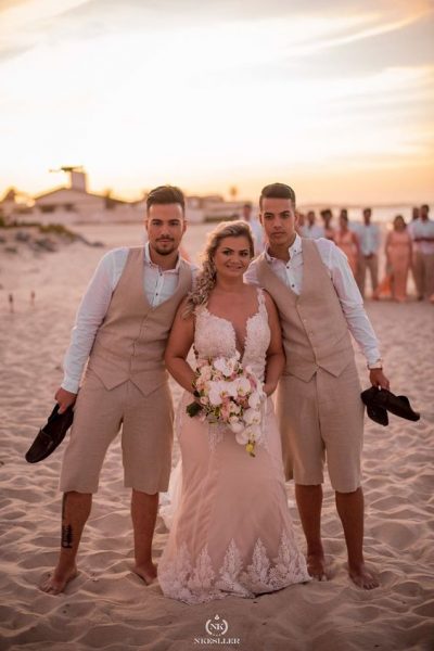 terno de linho para padrinhos de casamento na praia