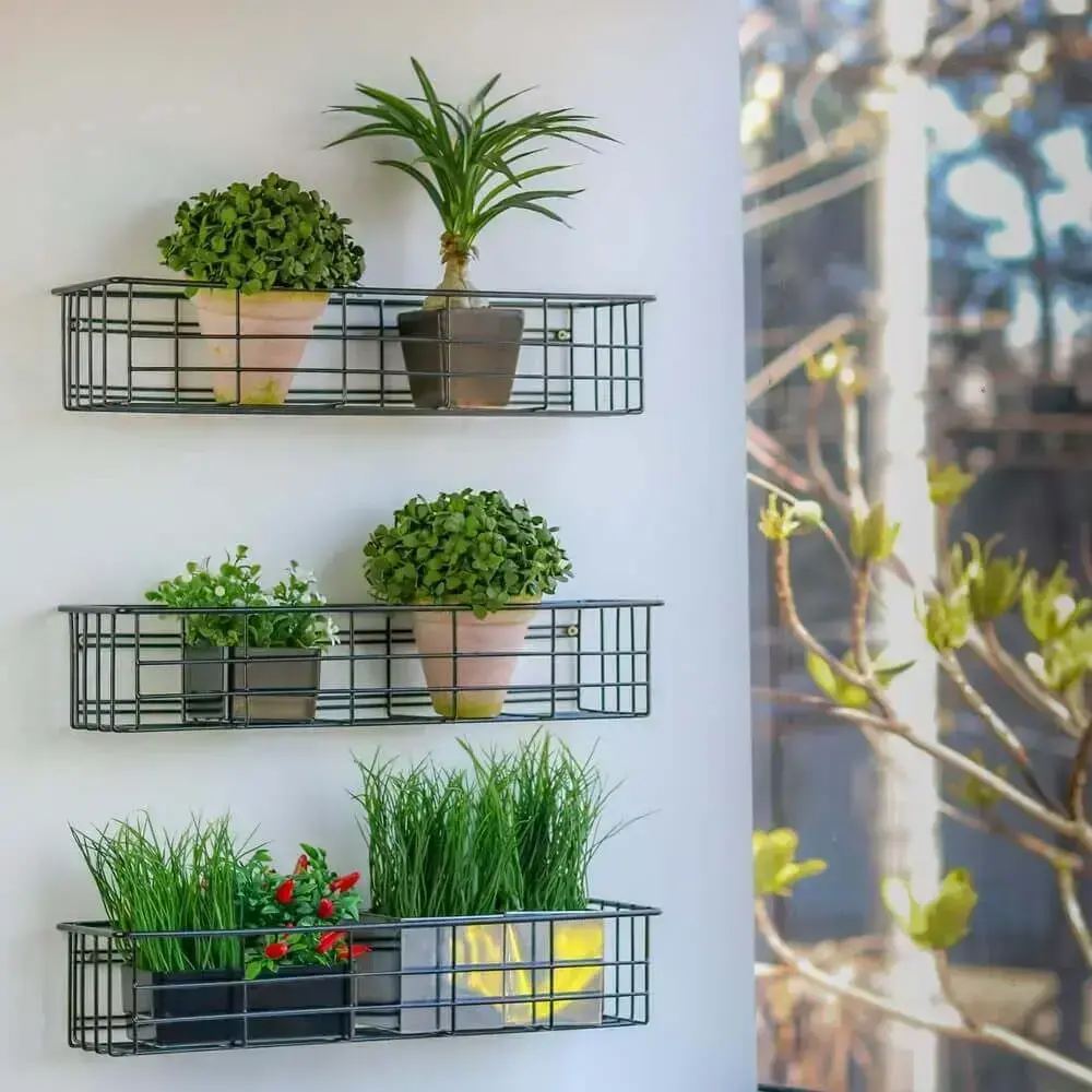 ideias de decoração com móveis aramados para sala