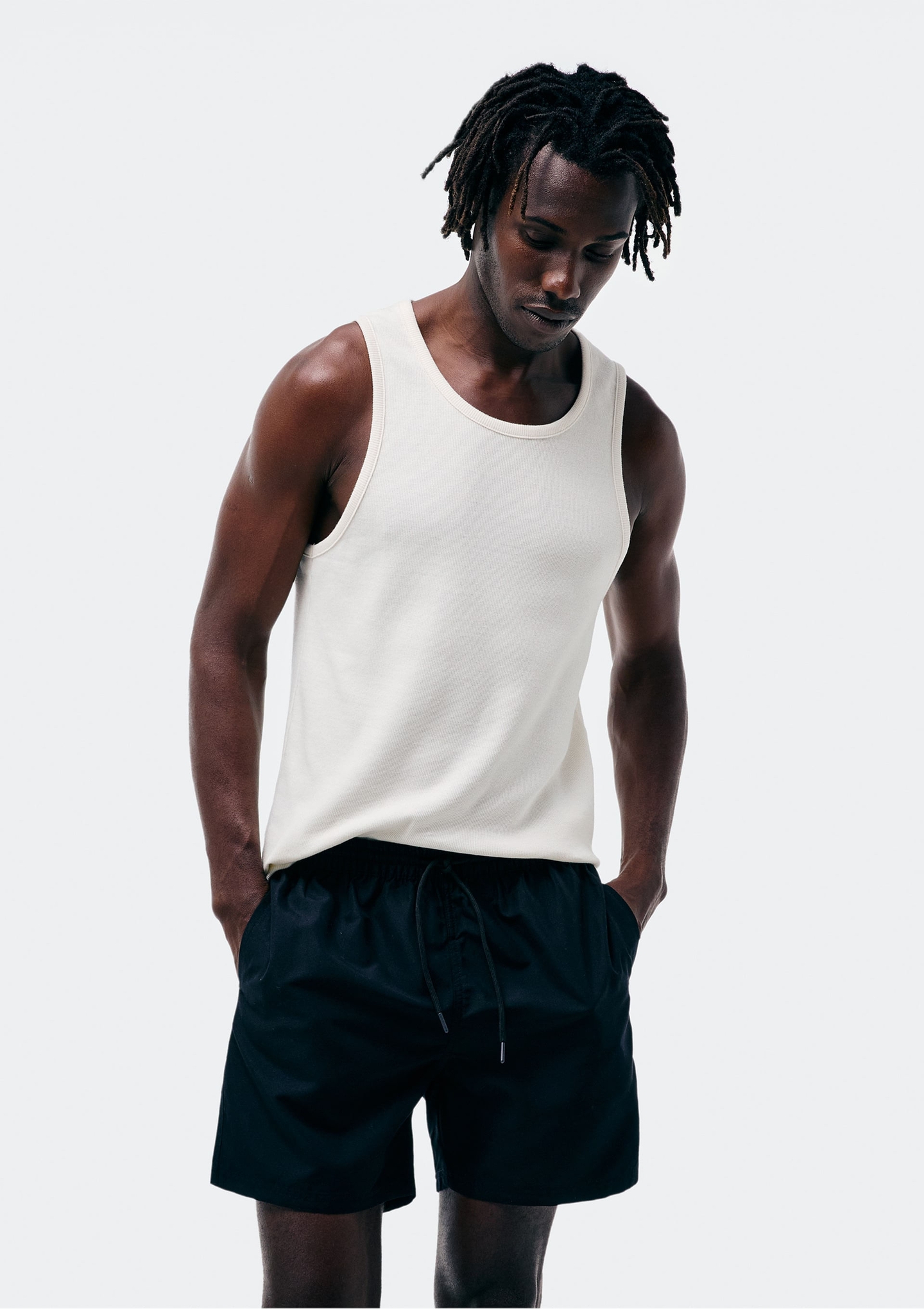 Dicas de cuidados e lavagem para bermudas de sarja e jeans