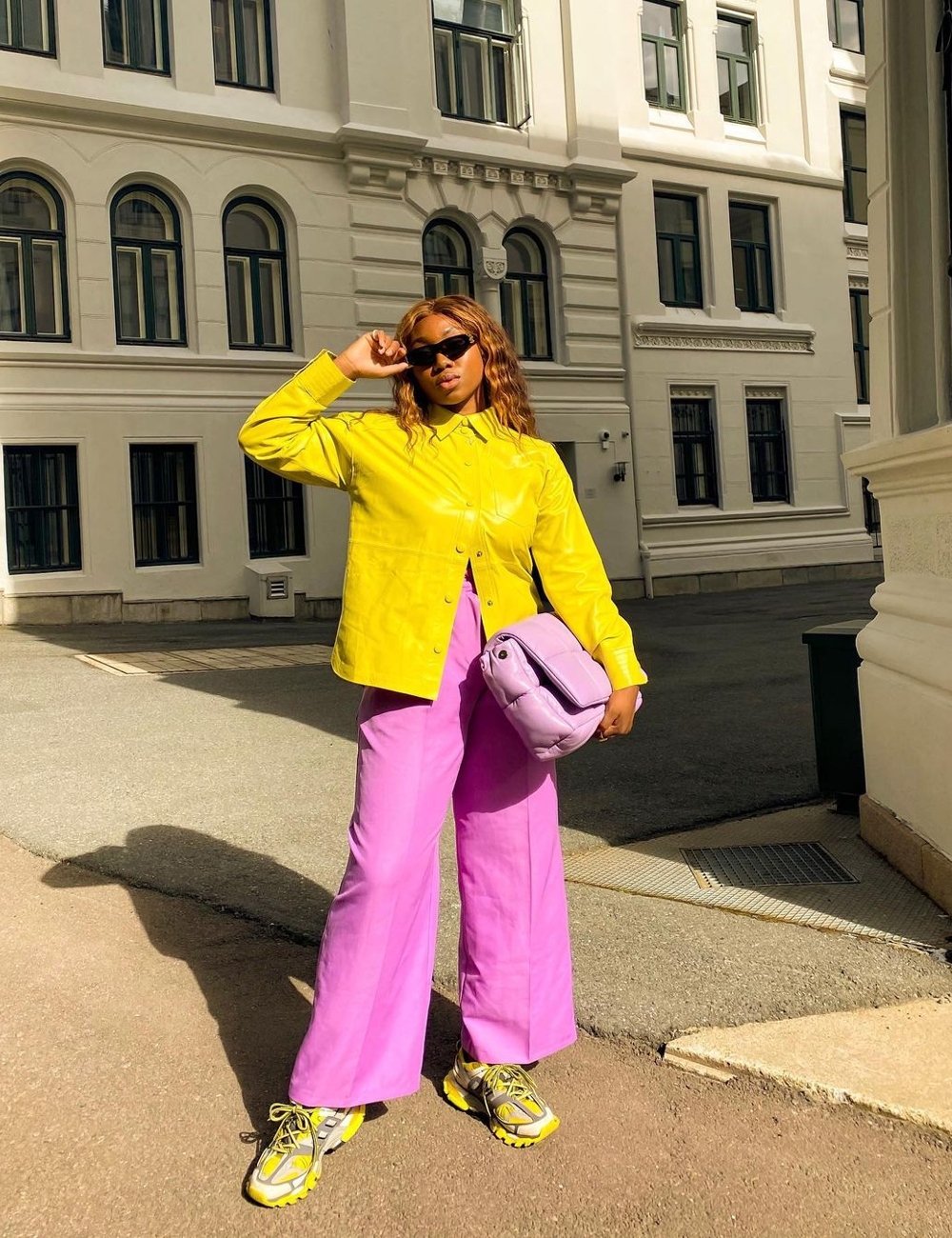 verde oliva versus azul marinho na moda 2026