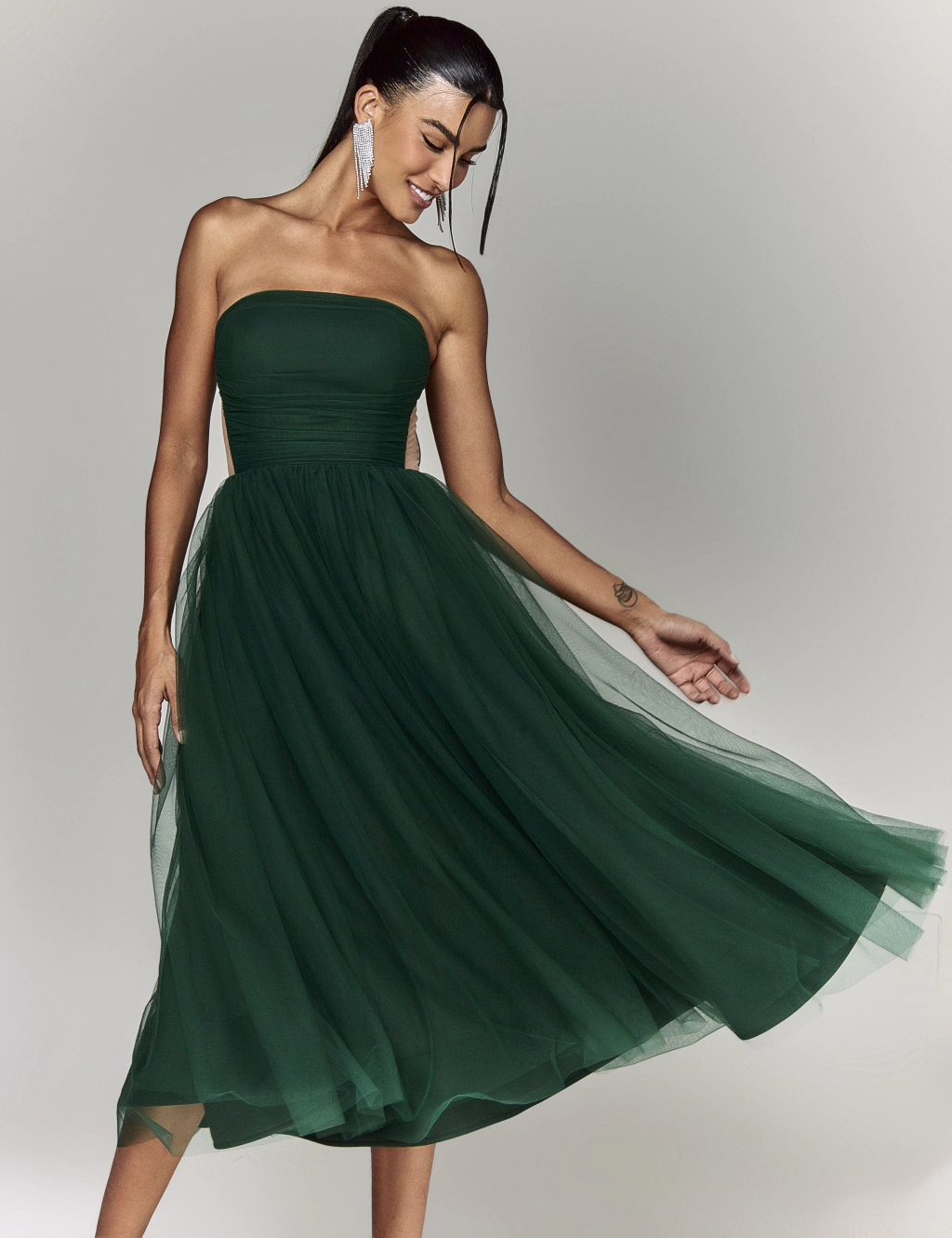 Guia de Compras: Onde Encontrar Vestidos de Festa Online