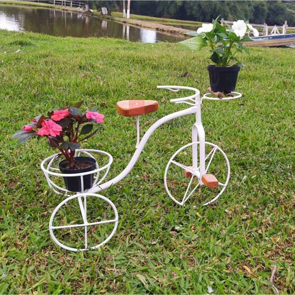 decoração com bicicleta antiga