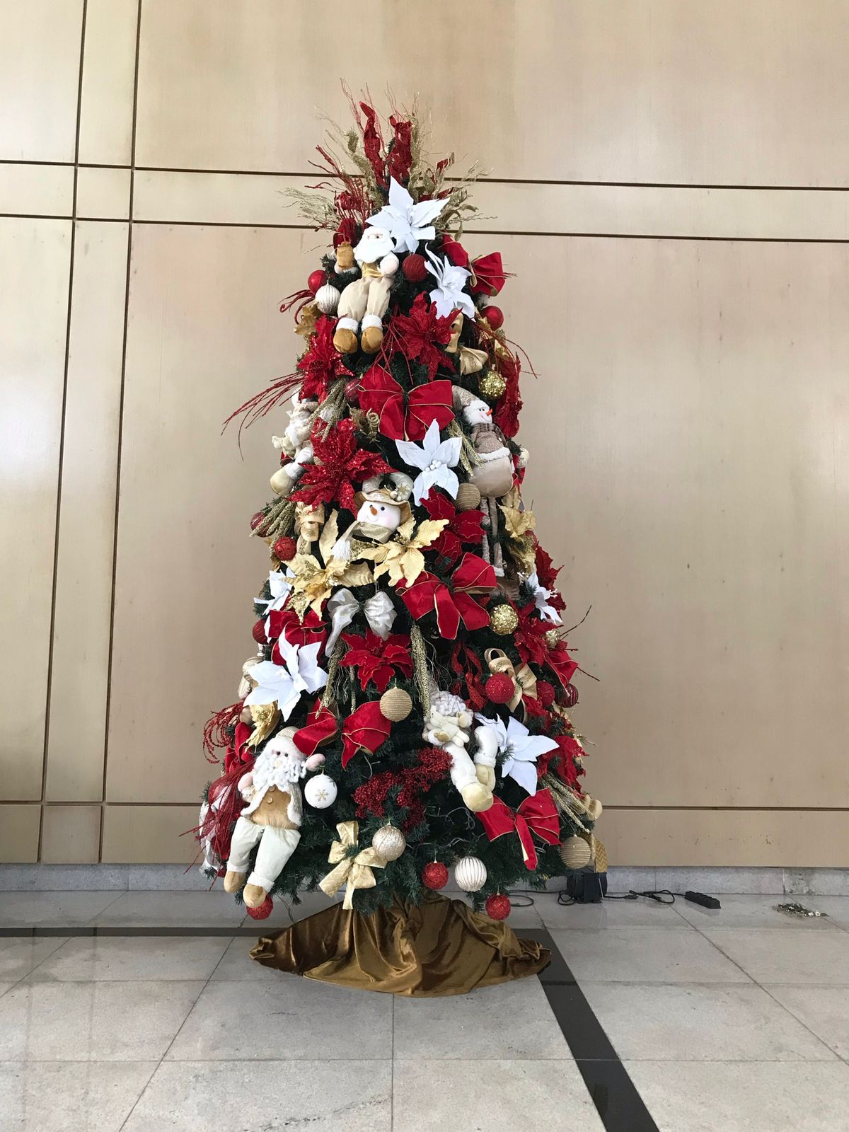 montagem de arvore de natal profissional