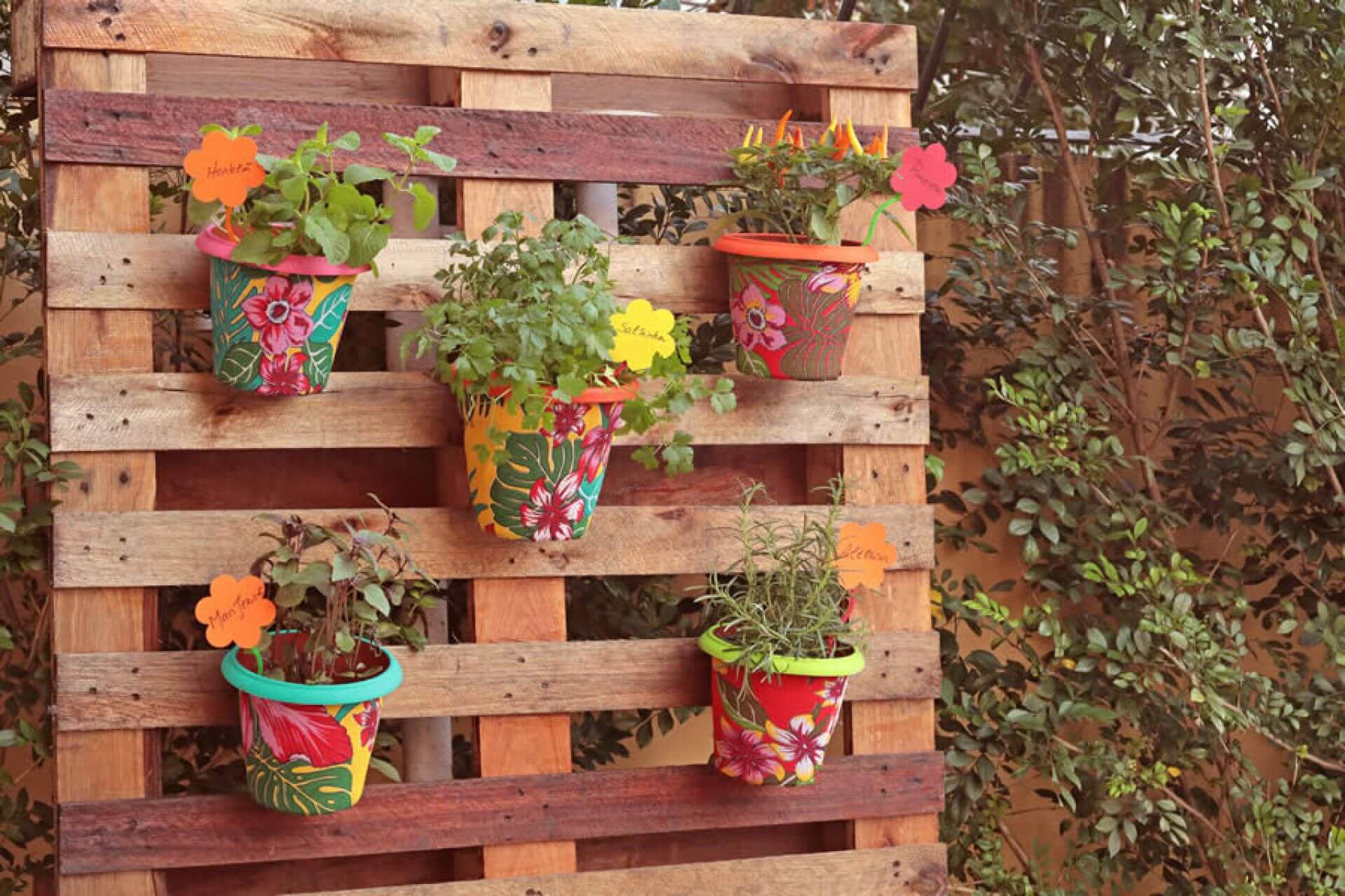 decoração de jardim com pallets