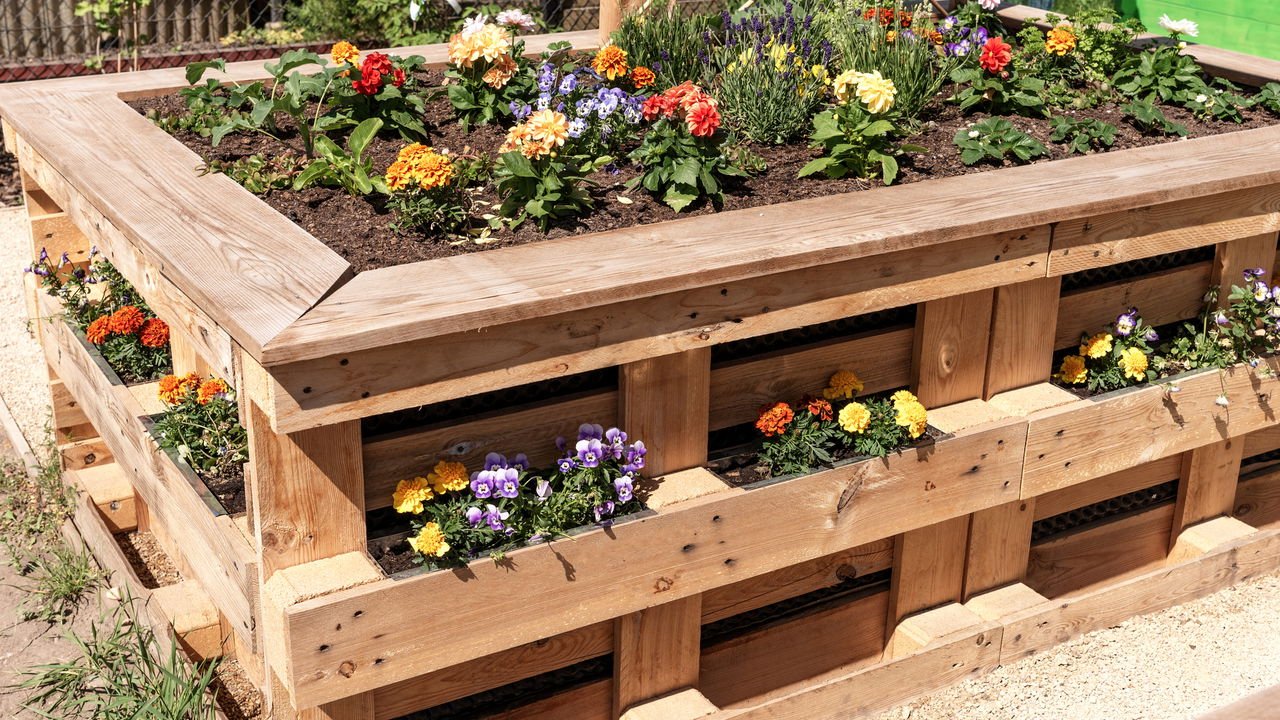 como fazer jardim vertical de pallet